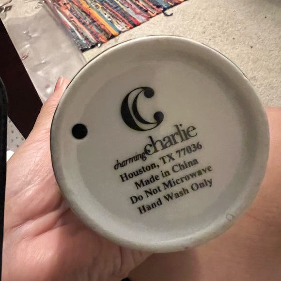 Charming‎ Charlie - Picture 2 of 4